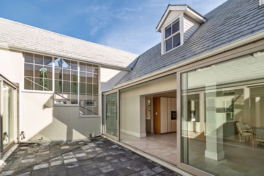 5 Bedroom Property for Sale in Constantia Western Cape
